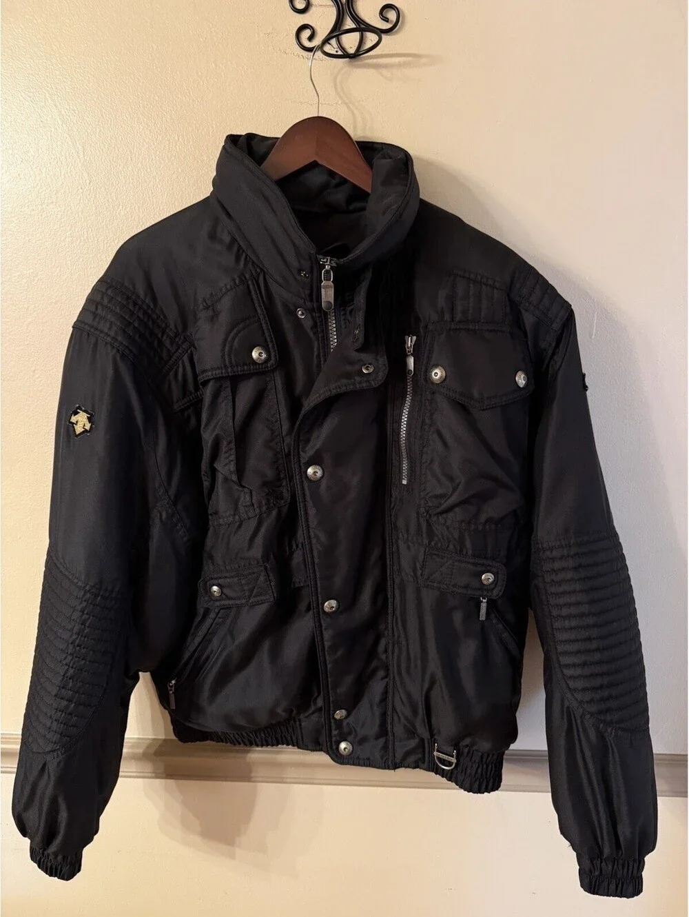 Descente Ski Jacket Insulated Full Zip Stowaway Hood Size L Black Vintage Y2K